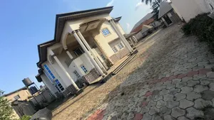 5bdrm Duplex in Salawu Estate, Agodi for sale