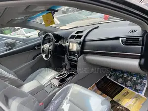 Toyota Camry XLE V6 4dr Sedan (3.5L 6cyl 6A) 2013 Gray