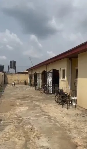 6bdrm Block of Flats in Obafemi-Owode for sale