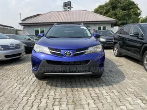 Toyota RAV4 LE 4dr SUV (2.5L 4cyl 6A) 2015 Blue