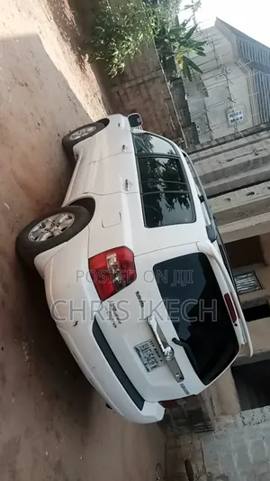 Toyota Highlander 2004 White ( Limited Version)