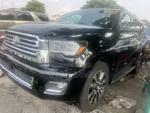 Toyota Sequoia Platinum 4dr SUV (5.7L 8cyl 6A) 2013 Black