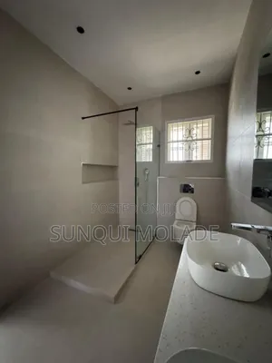 5bdrm Townhouse / Terrace in Banana Island for rent