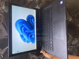 Laptop Dell Latitude 3390 16GB Intel Core i5 SSD 256GB