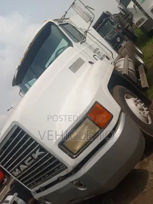 Mack Ch Truck 2002 White