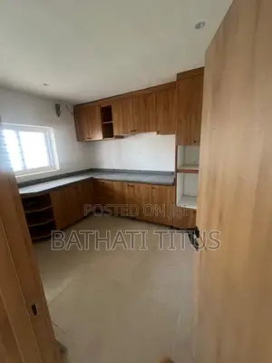 3bdrm Block of Flats in Life Camp for rent