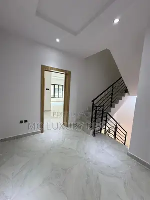 4bdrm Townhouse / Terrace in Lekki Phase 1 for rent