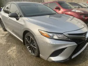 Toyota Camry 2020 Silver