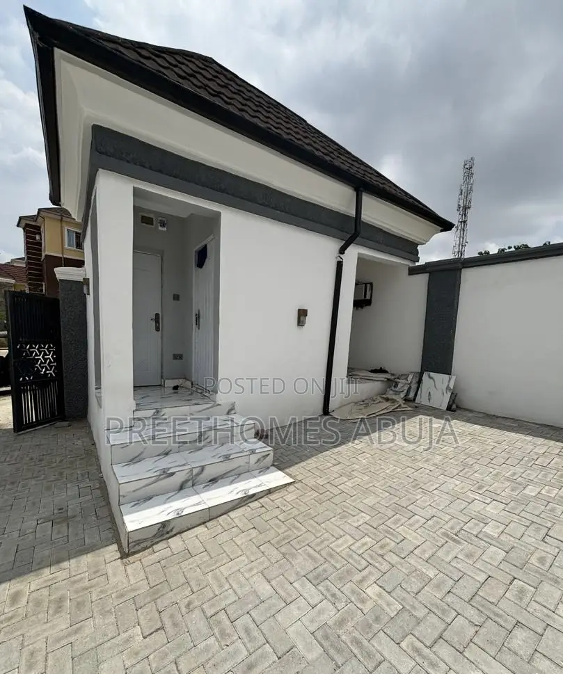 Brand New Fully Detached Duplex