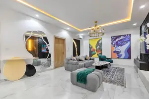 Unit 1 Luxury 2 Bedroom Apartment With Pool and Gym