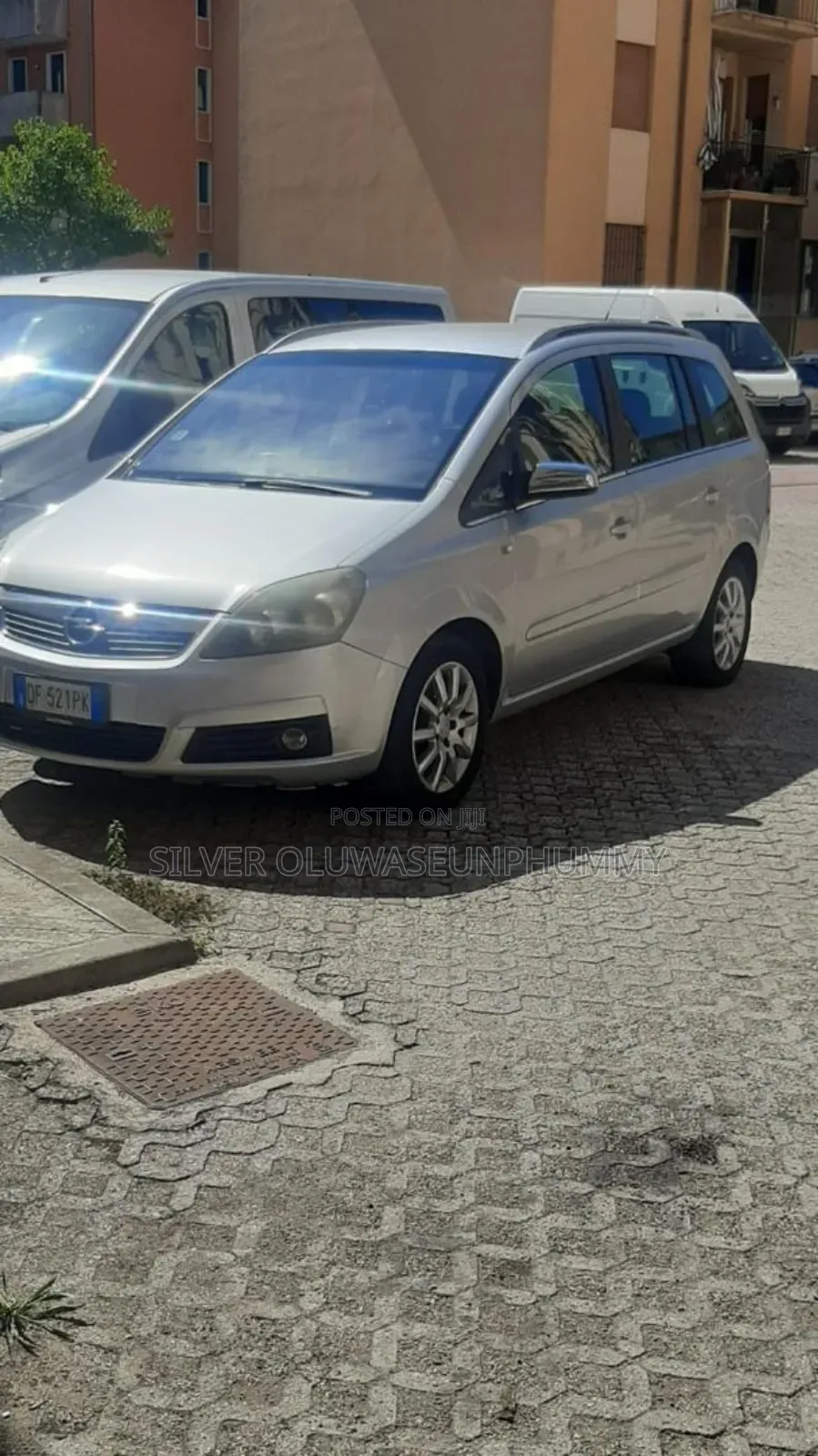 Opel Vivaro 2012 Silver