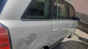 Opel Vivaro 2012 Silver