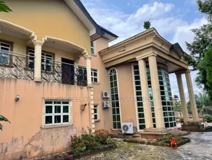 10bdrm Mansion in Gra Benin City for sale