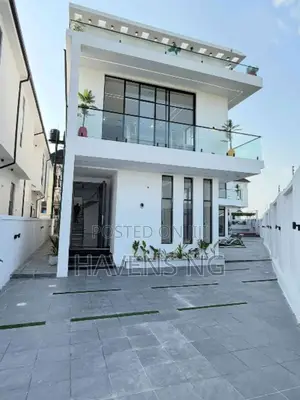 5bdrm Duplex in Chevron for sale
