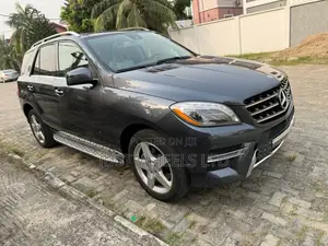 Mercedes-Benz M Class ML350 4MATIC 4dr SUV AWD (3.5L 6cyl 7A) 2014 Gray