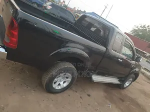 Toyota Hilux 2.5 Cab 2005 Black