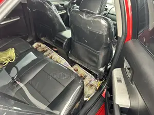 Toyota Camry SE V6 4dr Sedan (3.5L 6cyl 6A) 2013 Red