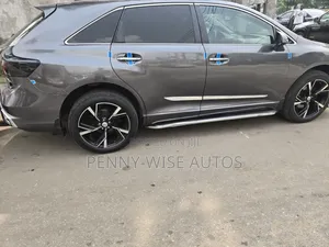 Toyota Venza AWD 2010 Gray