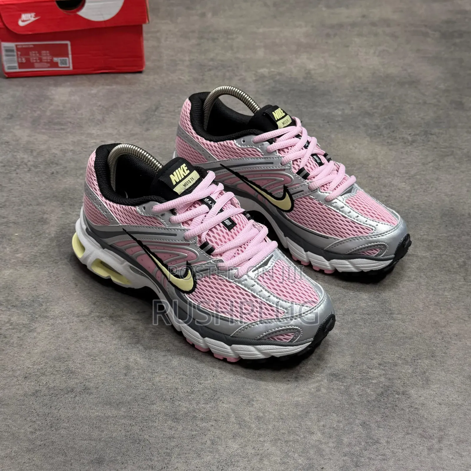 Nike Air Max Luxury Sneakers