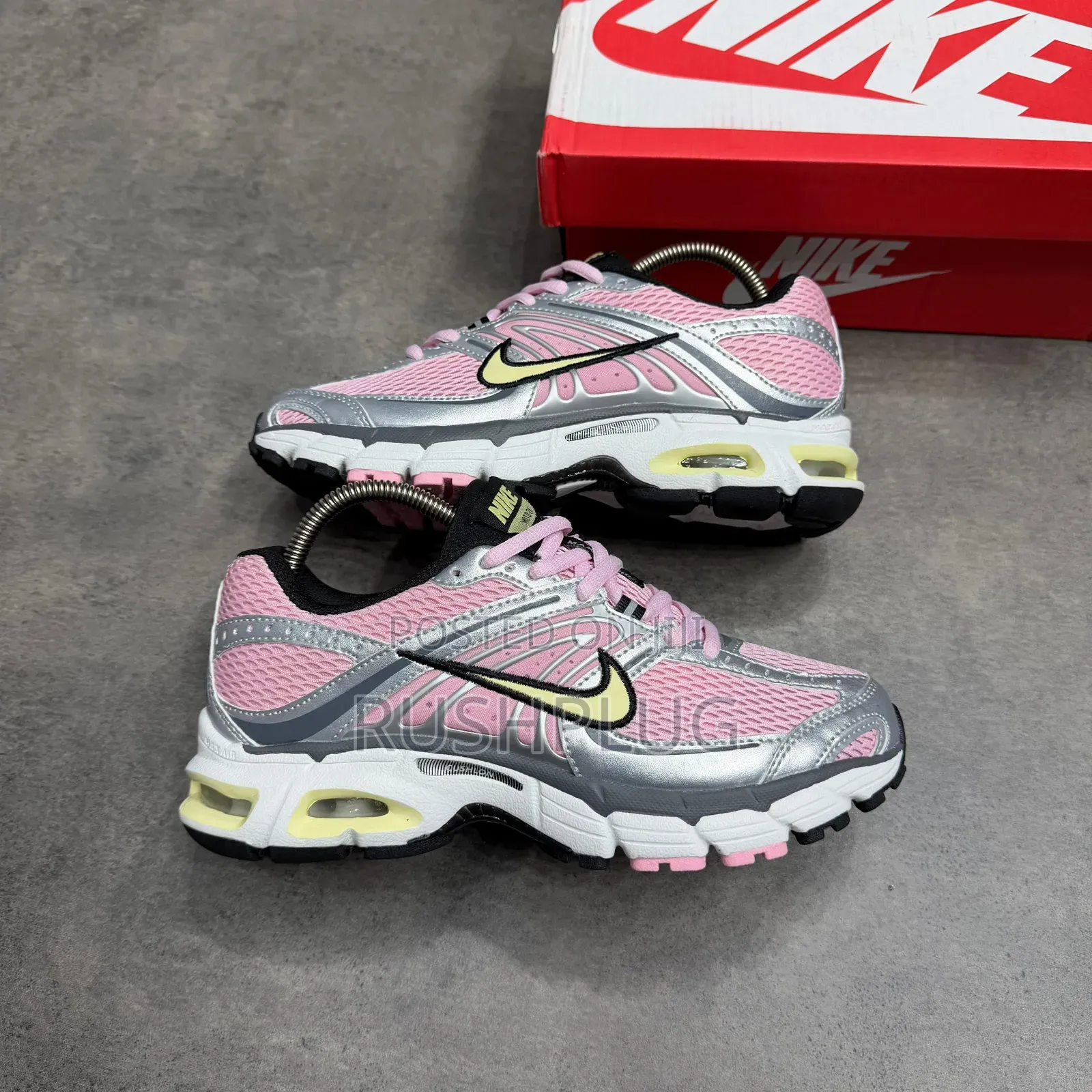 Nike Air Max Luxury Sneakers