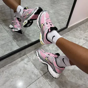 Nike Air Max Luxury Sneakers