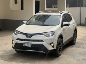 Toyota RAV4 2018 White