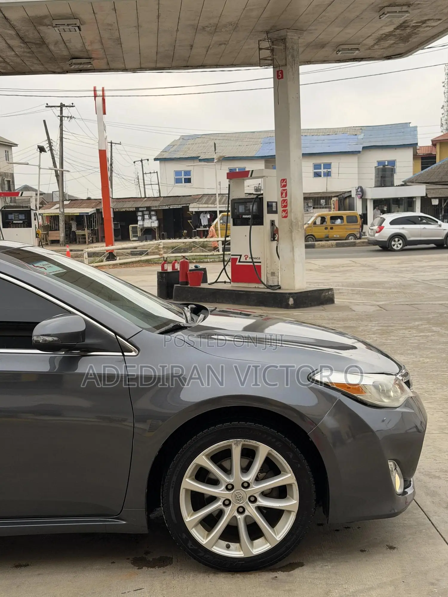 Toyota Avalon Limited Sedan FWD (3.5L 6cyl 6A) 2013 Gray