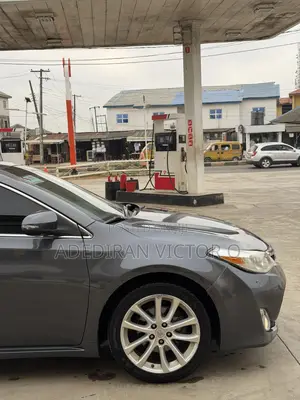 Toyota Avalon Limited Sedan FWD (3.5L 6cyl 6A) 2013 Gray