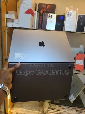 Laptop Apple MacBook Pro 2021 M1 16GB Apple M1 Pro SSD 1T