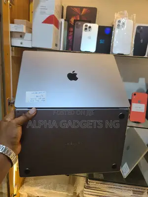 Laptop Apple MacBook Pro 2021 M1 16GB Apple M1 Pro SSD 1T