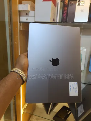 Laptop Apple MacBook Pro 2021 M1 16GB Apple M1 Pro SSD 1T