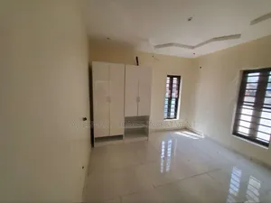 2bdrm Apartment in Ilasan Ikate Lekki for rent