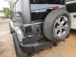 Jeep Wrangler Sahara 4x4 2017 Gray
