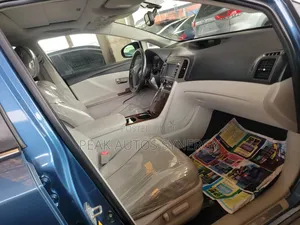 Toyota Venza AWD 2010 Blue