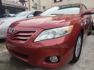 Toyota Camry XLE V6 4dr Sedan (3.5L 6cyl 6A) 2011 Red