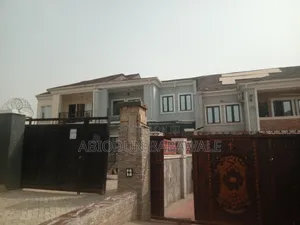 7bdrm Duplex in Nafvalley Asokoro for rent