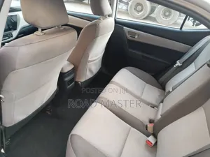 Toyota Corolla 2018 Silver