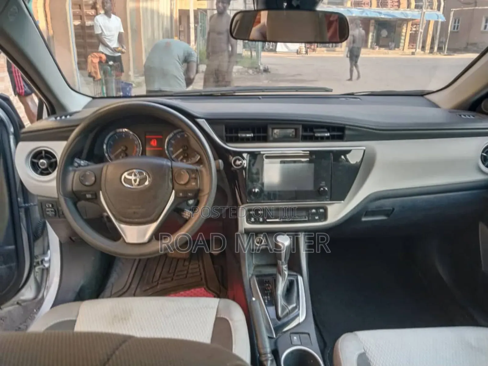 Toyota Corolla 2018 Silver