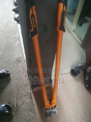 Heavy Duty 48" Bolt Cutter