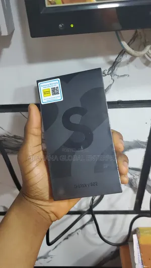 New Samsung Galaxy S22 5G 128 GB Black