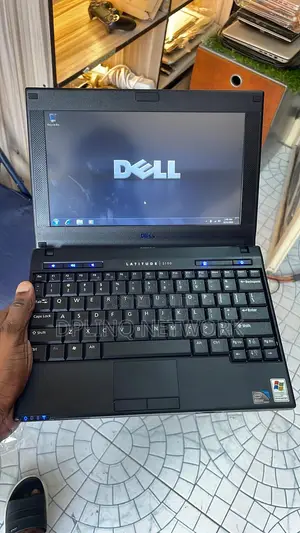 Laptop Dell Latitude 2100 2GB Intel HDD 160GB
