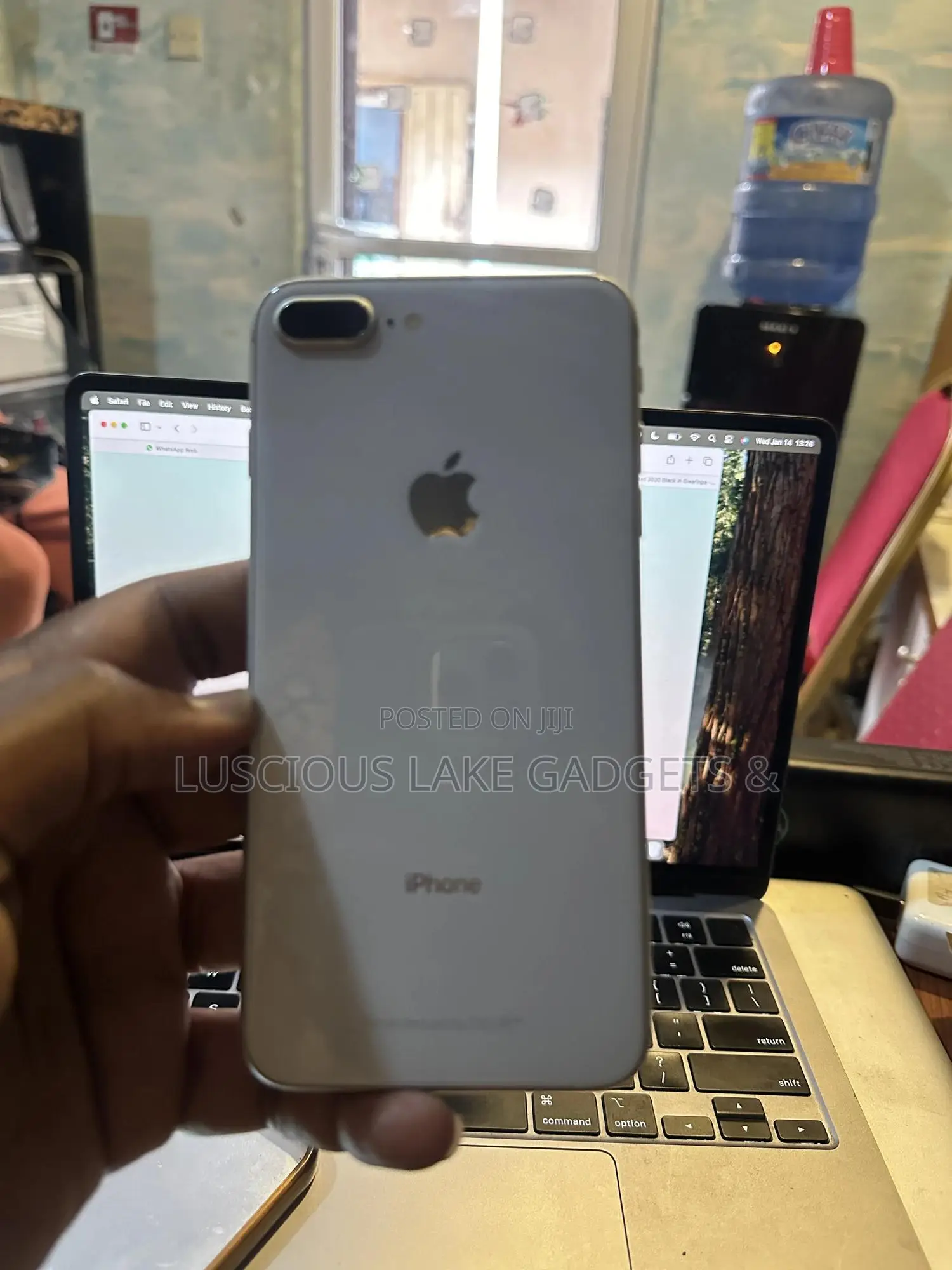 Apple iPhone 8 Plus 64 GB White