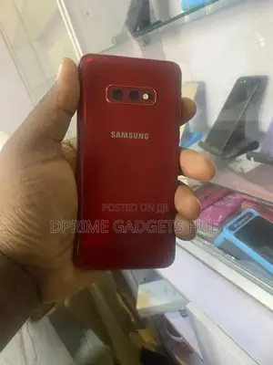 Samsung Galaxy S10e 128 GB Red
