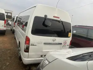 Toyota HiAce 2018 White