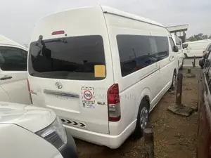 Toyota HiAce 2018 White