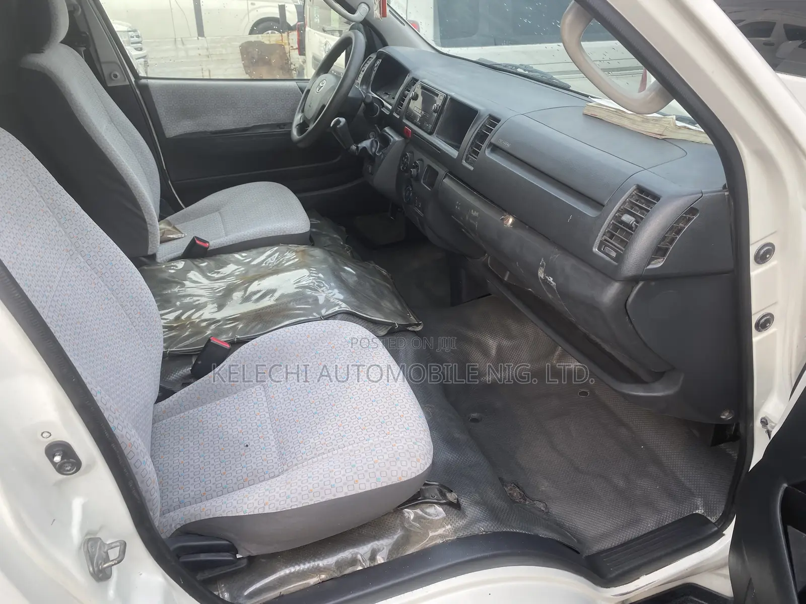 Toyota HiAce 2018 White
