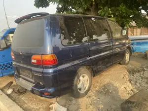 Mitsubishi Space Gear 2005 Blue