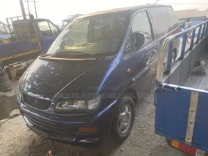 Mitsubishi Space Gear 2005 Blue