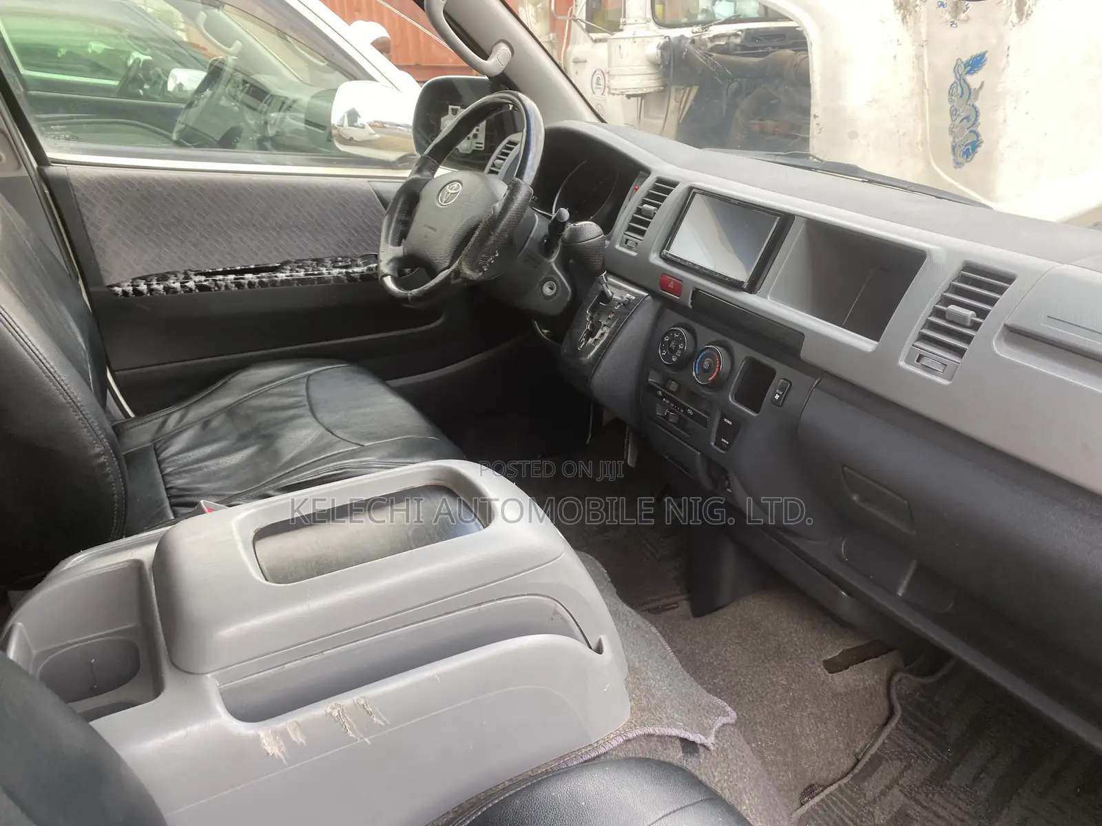 Toyota HiAce 2014 White