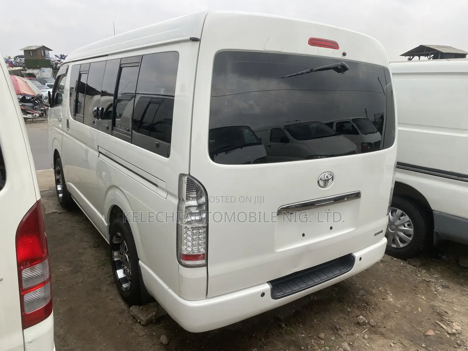 Toyota HiAce 2014 White